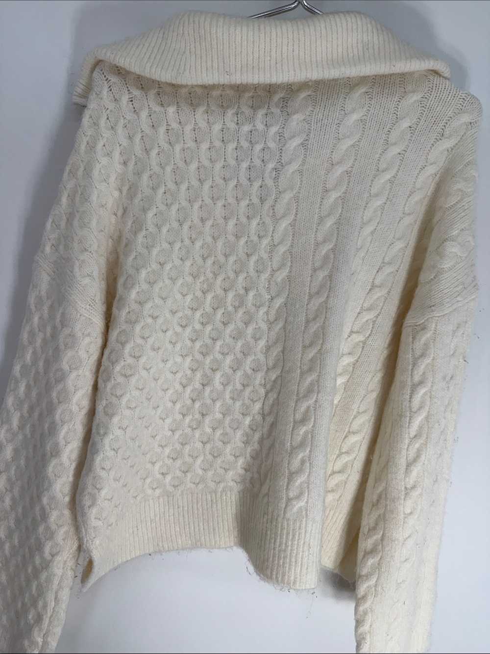 Abercrombie & Fitch Cream Cable-Knit Half Zip Sweater soft size Medium - Picture 4 of 8
